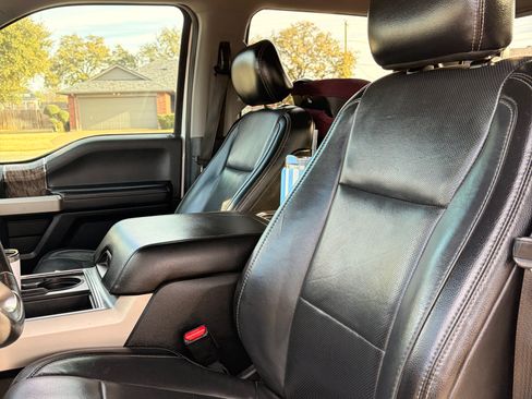 Used 2017 Ford F250 Lariat w/ Lariat Value Package image 5