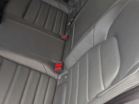 Used 2022 Volkswagen Golf R image 19