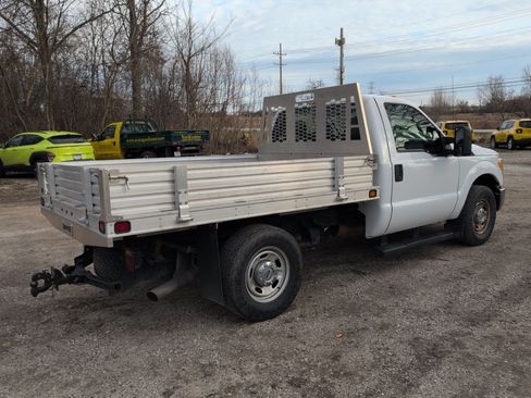 Used 2016 Ford F250 XL w/ XL Appearance Package image 5