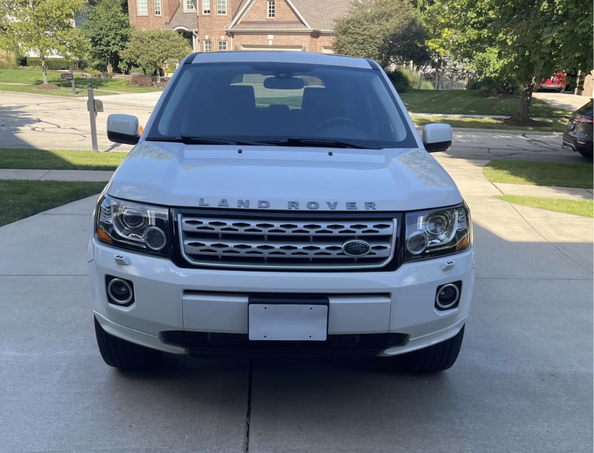 Used 2014 Land Rover LR2 HSE AWD/4WD image 4