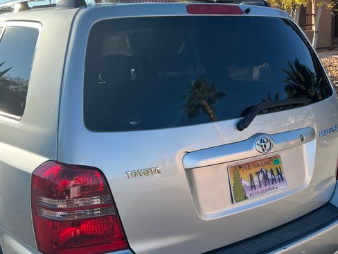 Used 2003 Toyota Highlander Limited image 10