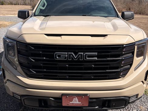 Used 2022 GMC Sierra 1500 Elevation image 2