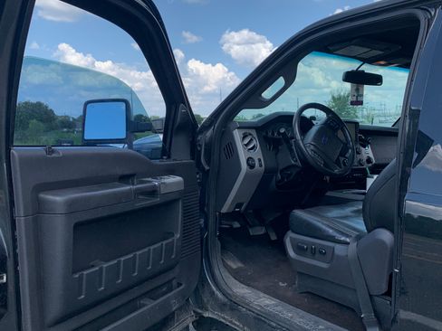 Used 2015 Ford F250 Lariat w/ Lariat Ultimate Package image 13