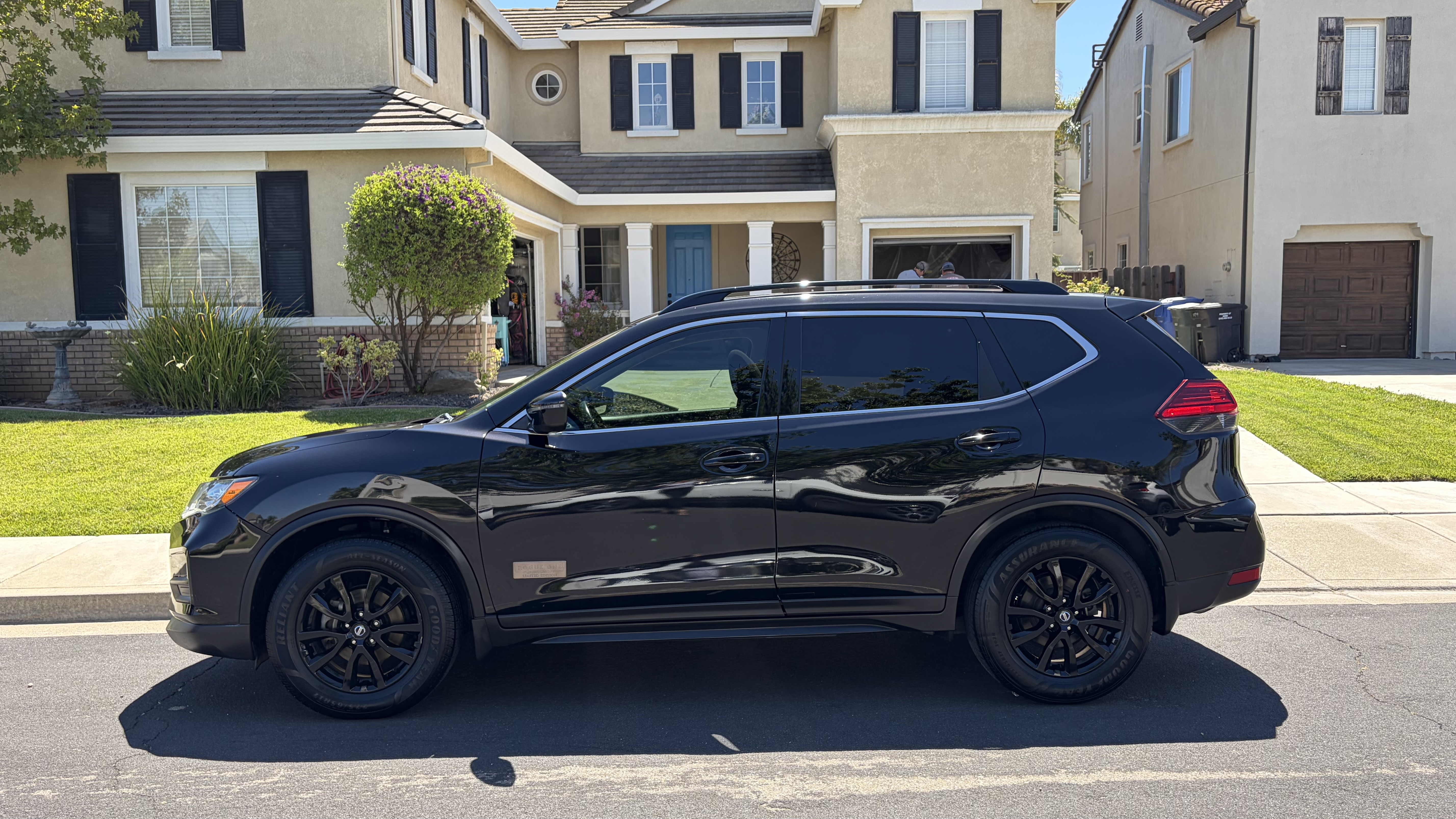 Used 2017 Nissan Rogue SV FWD image 8