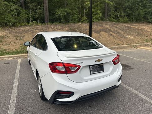 Used 2016 Chevrolet Cruze LT w/ Sun And Sound Package FWD image 5
