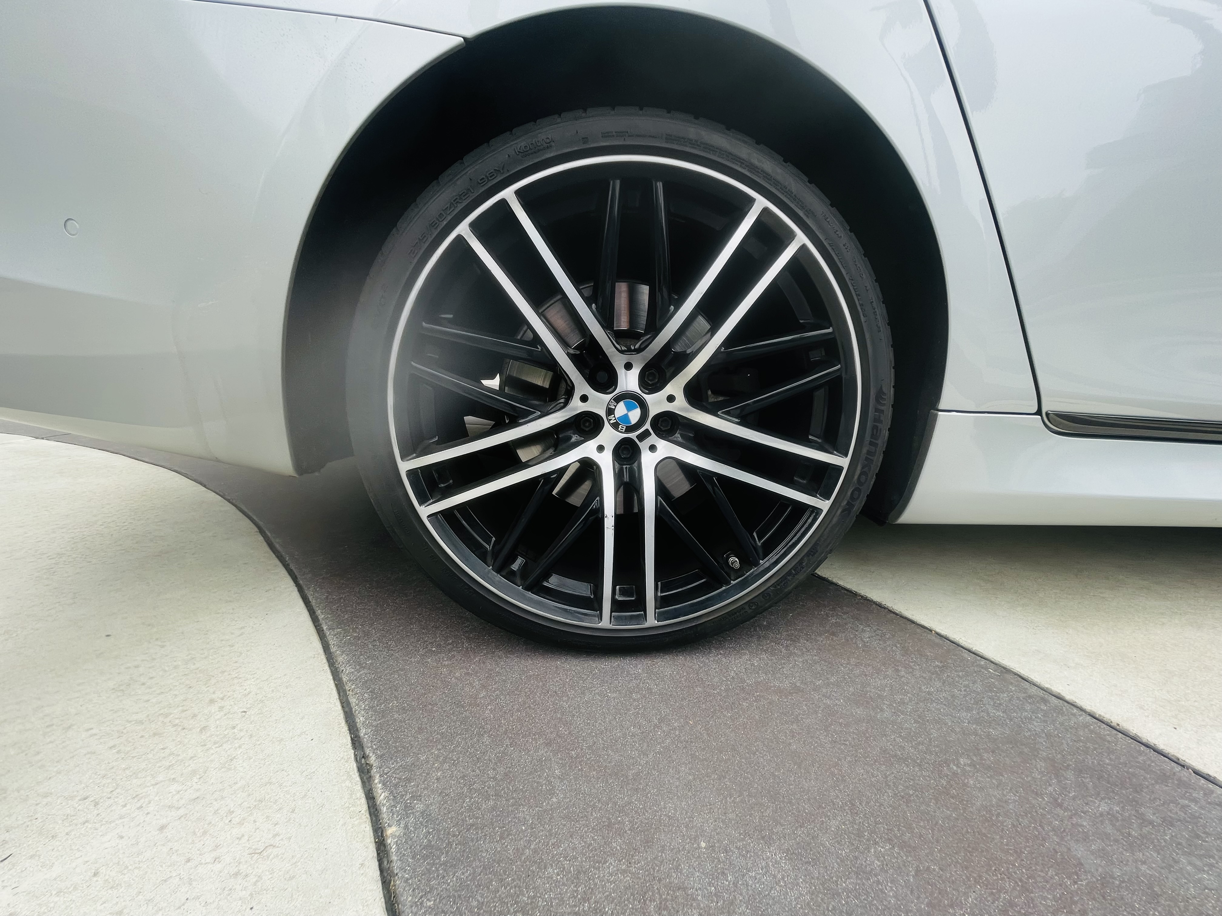 Used 2017 BMW 740e xDrive AWD/4WD image 19