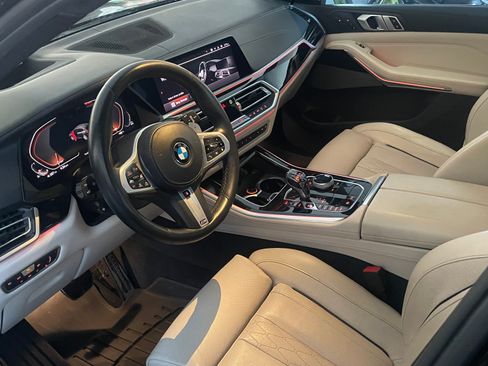 Used 2019 BMW X5 xDrive40i w/ M Sport Package image 4