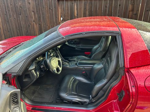 Used 2002 Chevrolet Corvette Coupe w/ Preferred Equipment Group2 image 5