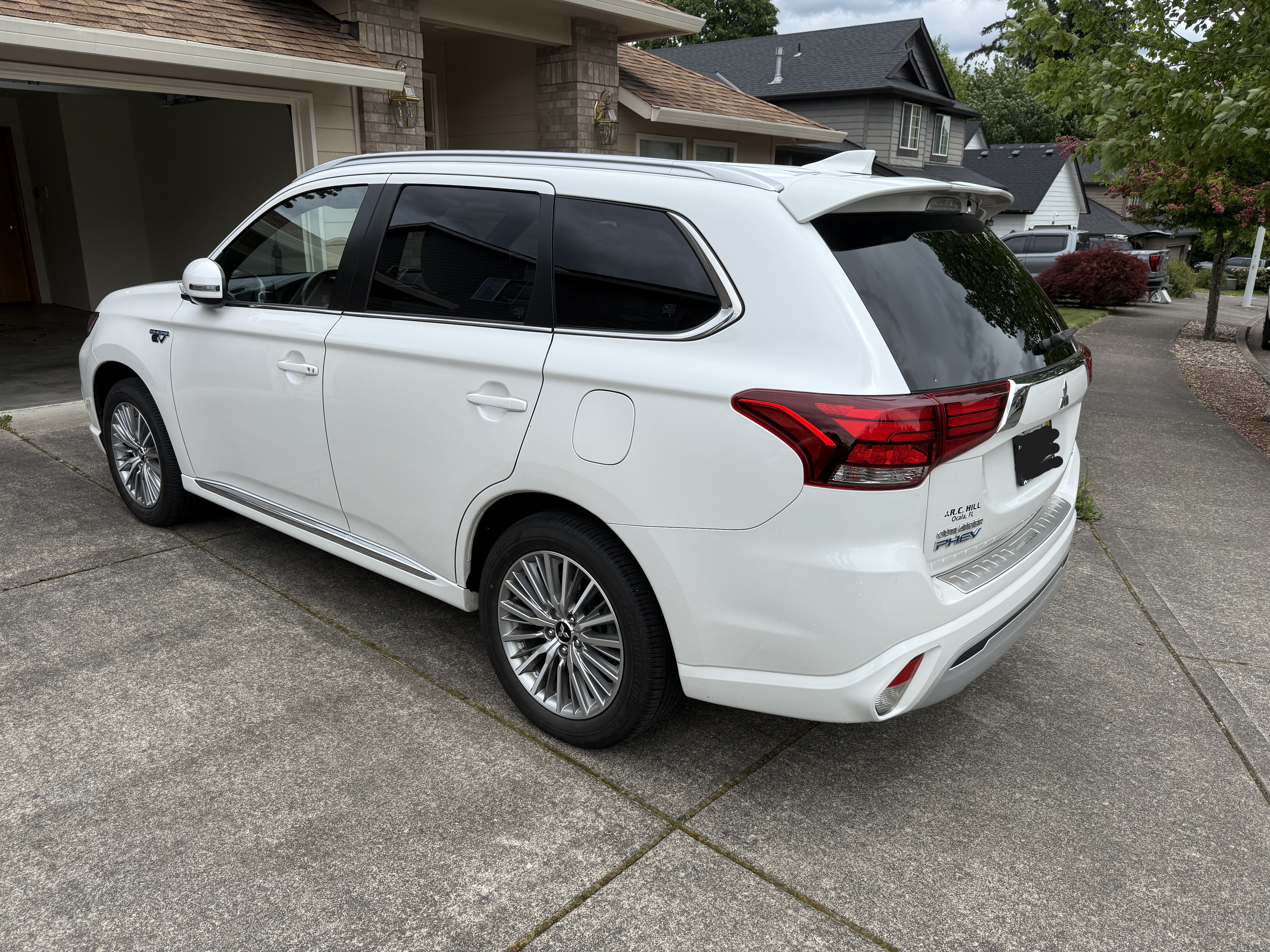 Used 2022 Mitsubishi Outlander SEL AWD/4WD image 2
