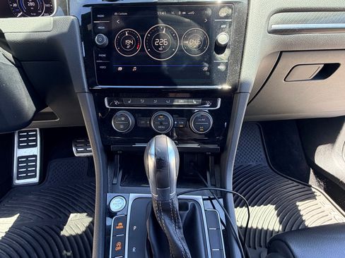 Used 2019 Volkswagen Golf 4-Door AWD/4WD image 21