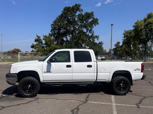 Used 2004 Chevrolet Silverado 2500 LT w/ Skid Plate Package AWD/4WD image 1