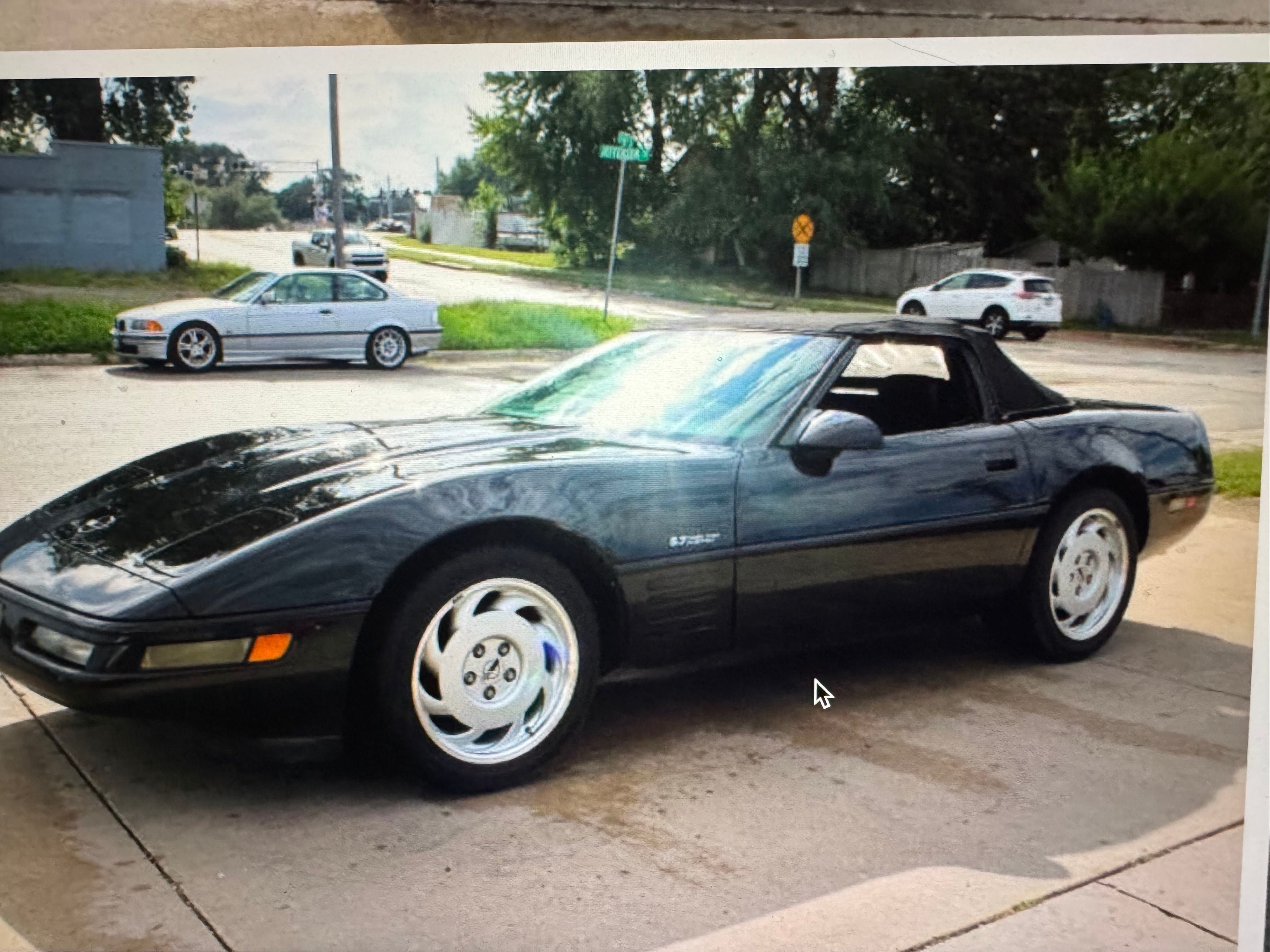 Used 1993 Chevrolet Corvette Coupe RWD image 2