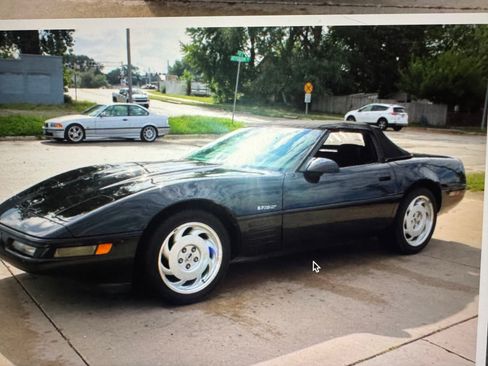 Used 1993 Chevrolet Corvette Coupe RWD image 2