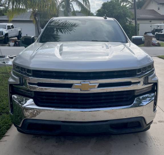 Used 2020 Chevrolet Silverado 1500 LT RWD image 2
