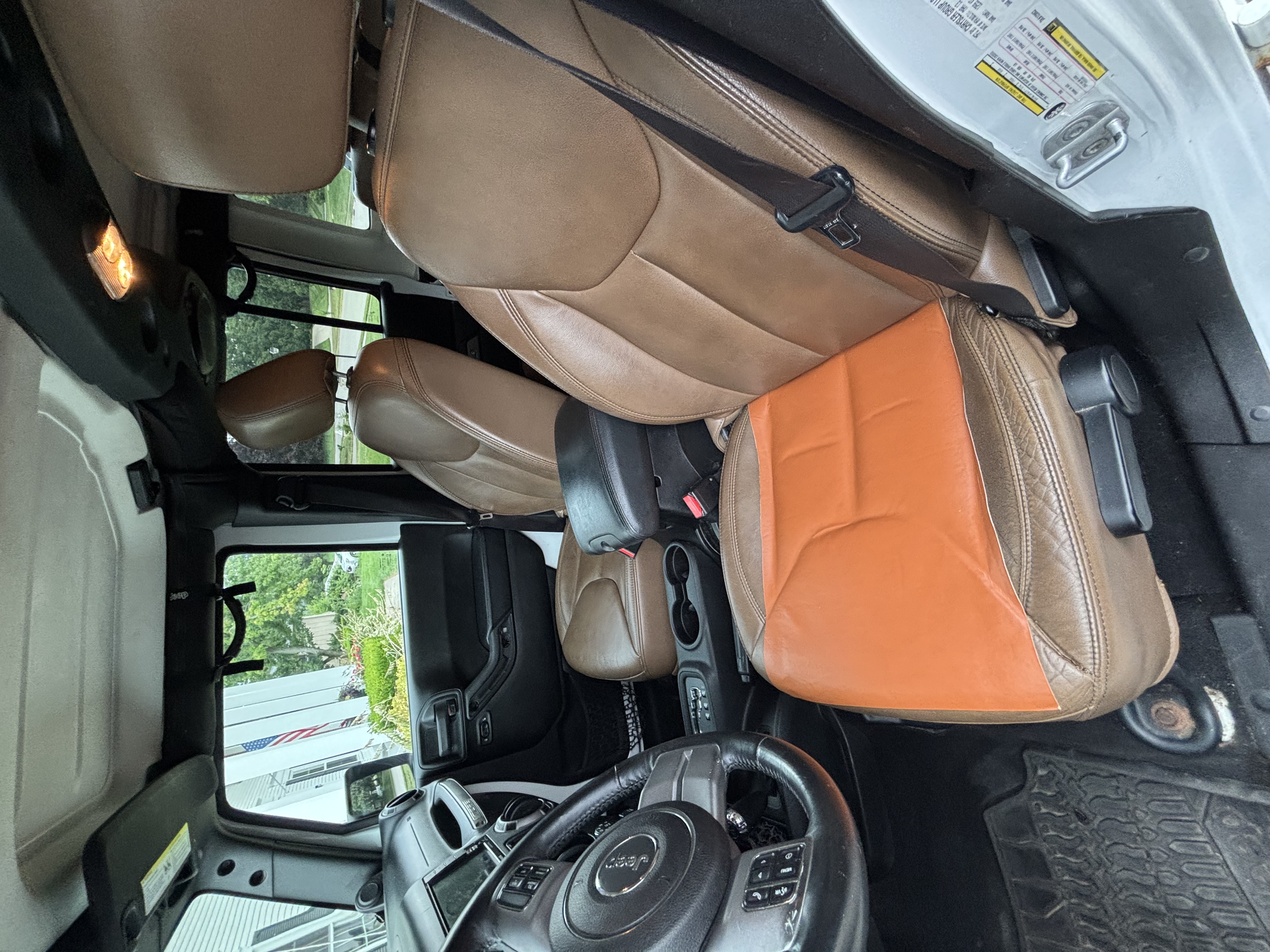 Used 2013 Jeep Wrangler Unlimited Sahara AWD/4WD image 17