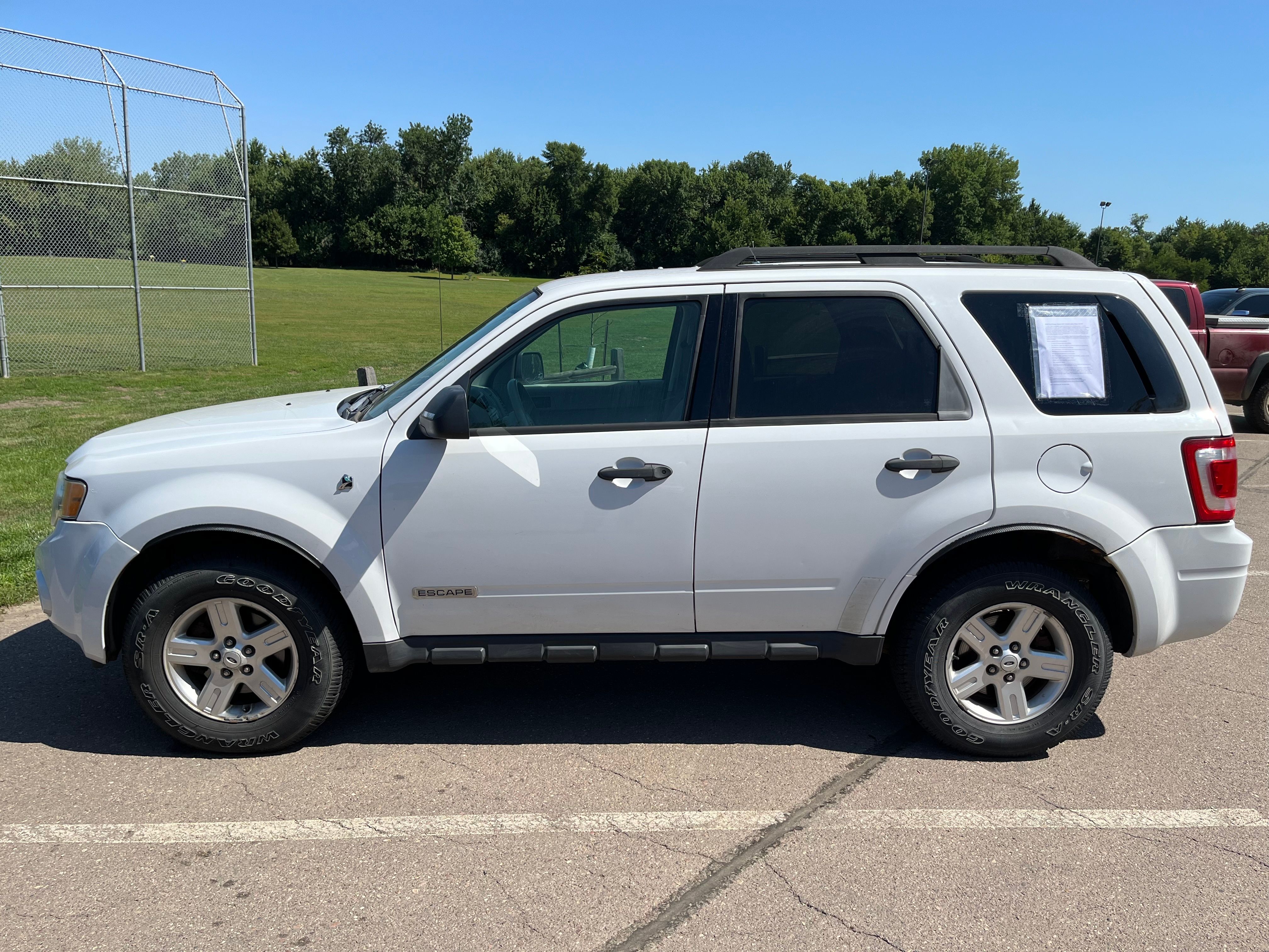 Used 2008 Ford Escape 4WD Hybrid image 1