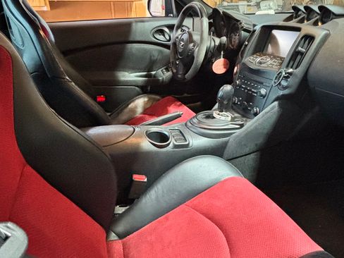 Used 2015 Nissan 370Z NISMO RWD image 13