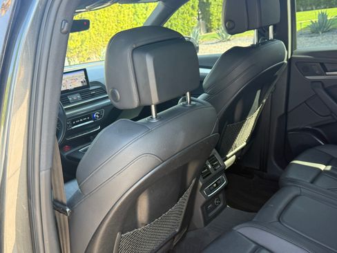 Used 2020 Audi Q5 2.0T Titanium Premium Plus w/ Premium Plus Package AWD/4WD image 17