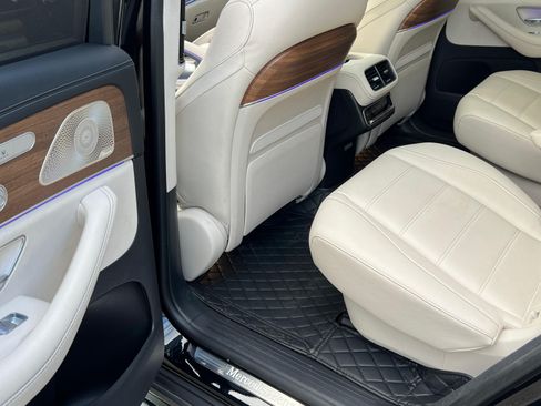 Used 2024 Mercedes-Benz GLS 580 4MATIC image 13