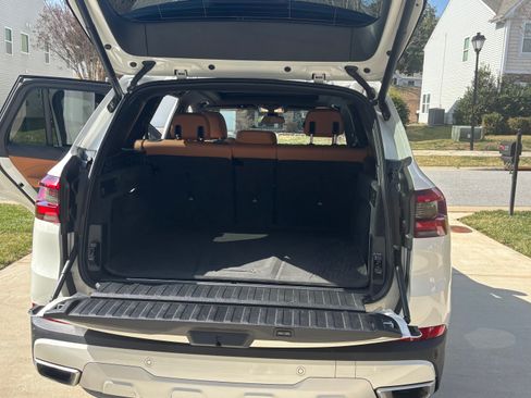 Used 2023 BMW X5 xDrive45e image 10
