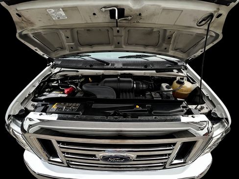 Used 2014 Ford E-350 and Econoline 350 XLT image 2