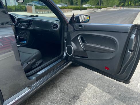 Used 2012 Volkswagen Beetle 2.5 image 5