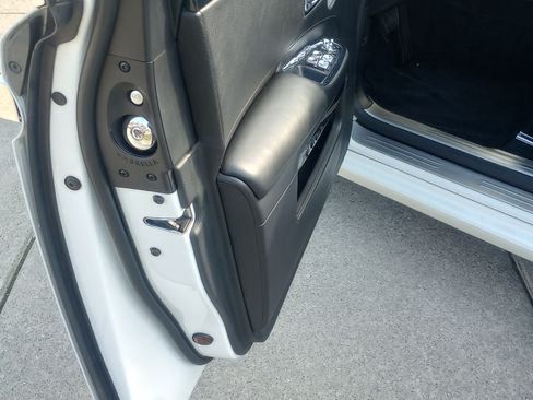 Used 2015 Rolls-Royce Ghost image 18