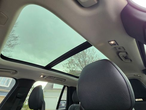 Used 2018 Volvo XC90 T6 Momentum w/ Convenience Package image 12