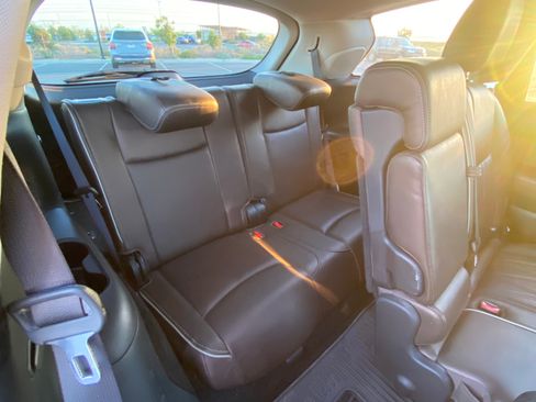 Used 2019 INFINITI QX60 Luxe w/ Sensory Package FWD image 16