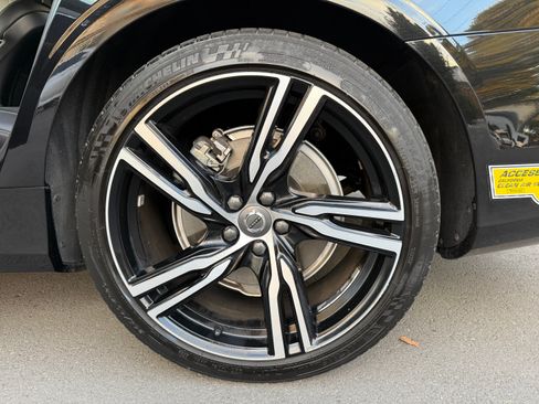 Used 2020 Volvo S90 T8 Inscription image 22