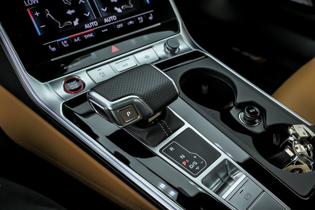 Used 2025 Audi RS 6 performance AWD/4WD image 9