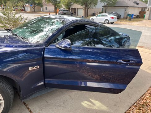 Used 2020 Ford Mustang GT Premium RWD image 8