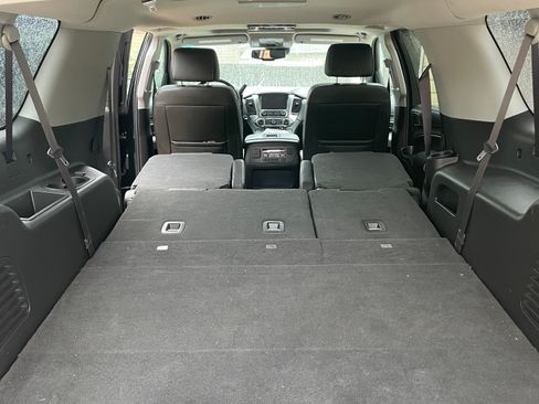 Used 2017 Chevrolet Suburban LT image 32