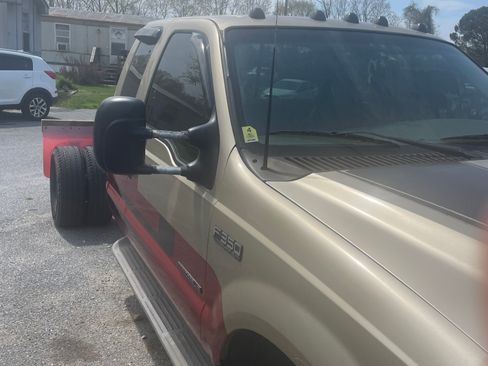 Used 2000 Ford F350 2WD SuperCab DRW Super Duty image 2