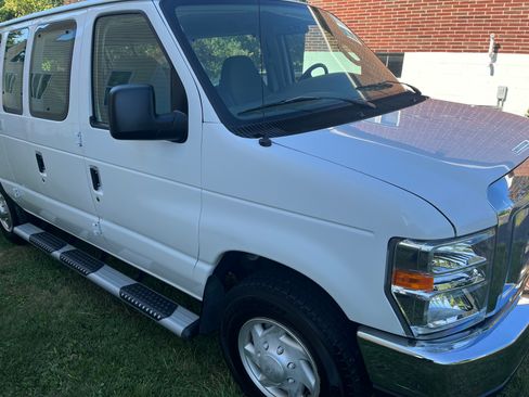 Used 2008 Ford E-350 and Econoline 350 XLT image 1
