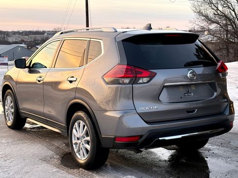 Used 2018 Nissan Rogue SV image 6