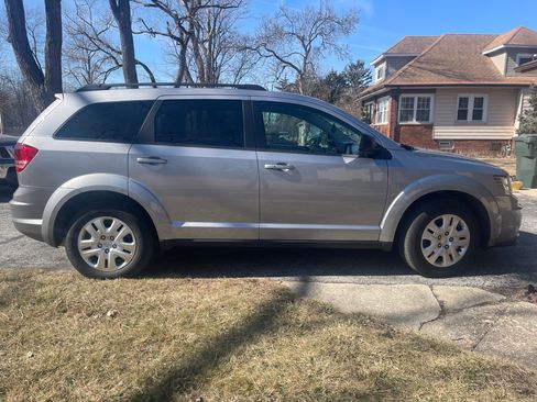 Used 2017 Dodge Journey SE image 2