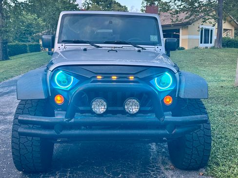 Used 2012 Jeep Wrangler Unlimited Sport AWD/4WD image 11