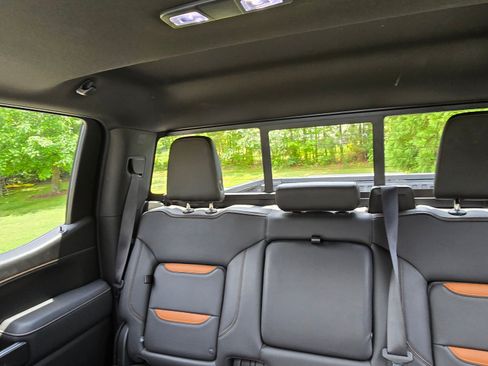 Used 2021 GMC Sierra 1500 AT4 w/ AT4 Value Package image 24