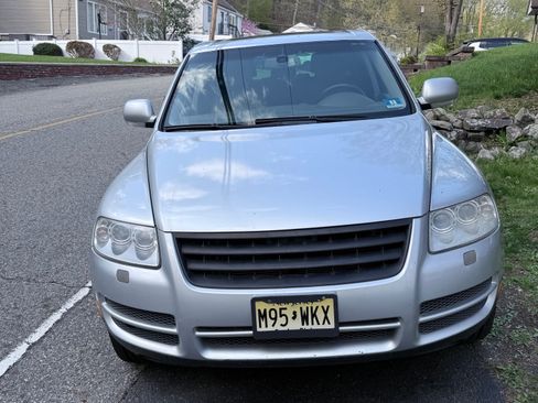 Used 2005 Volkswagen Touareg V6 AWD/4WD image 1