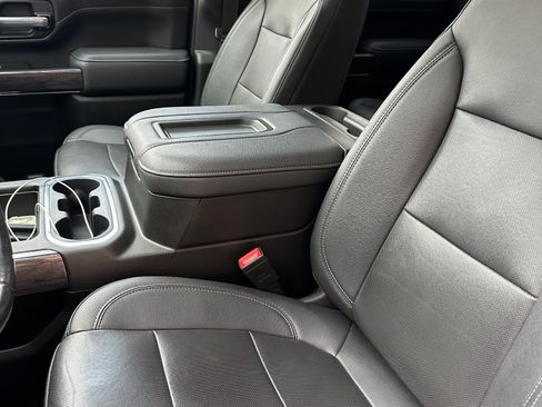 Used 2021 Chevrolet Silverado 2500 LTZ w/ LTZ Premium Package image 6