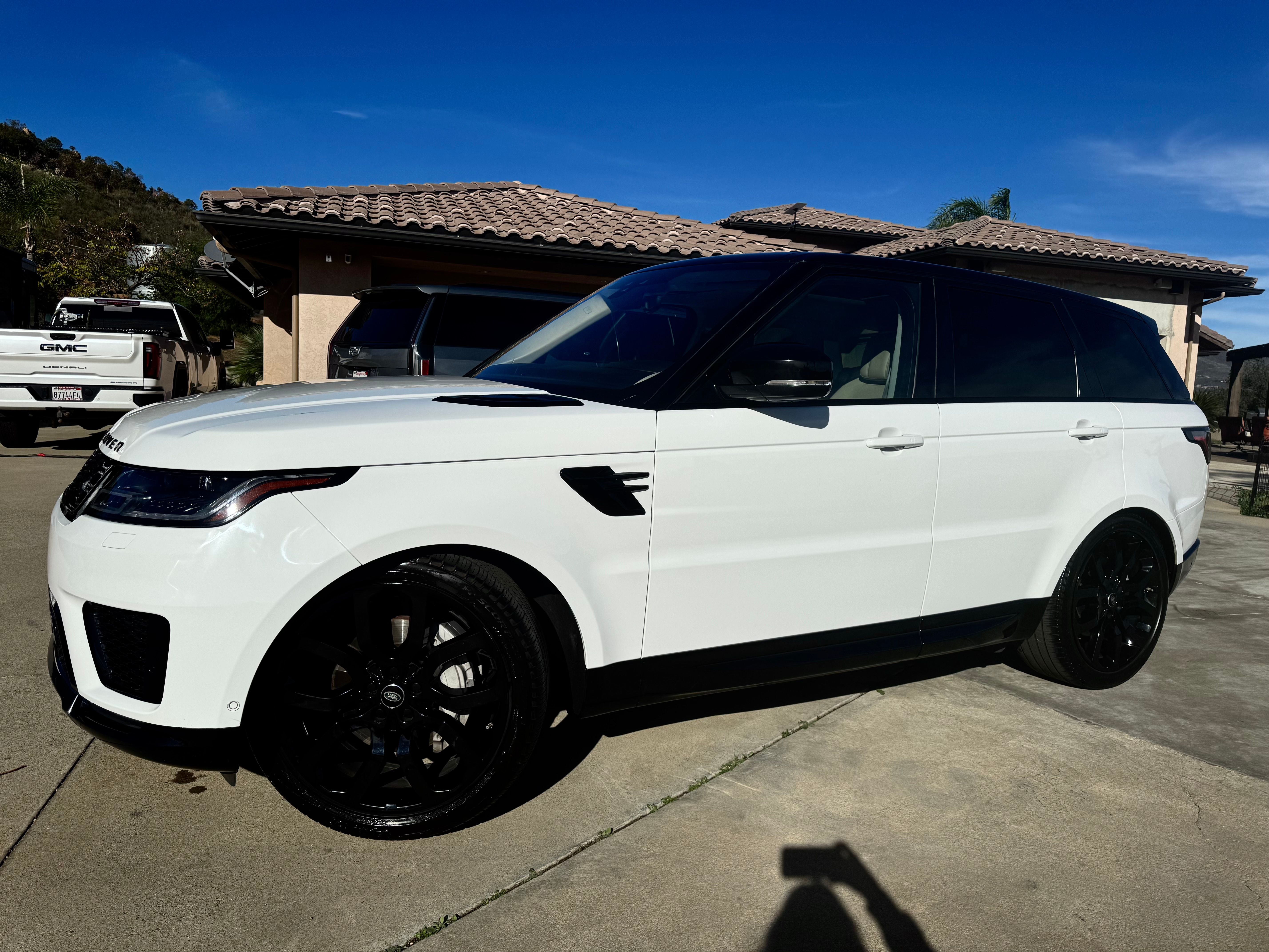 Used 2020 Land Rover Range Rover Sport HSE AWD/4WD image 1