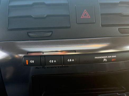 Used 2009 HUMMER H3T image 12