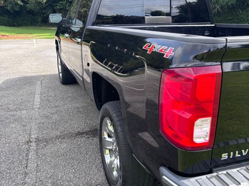 Used 2017 Chevrolet Silverado 1500 LTZ w/ Sport Package AWD/4WD image 8