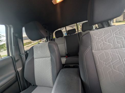 Used 2022 Toyota Tacoma TRD Off-Road AWD/4WD image 19