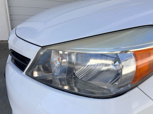 Used 2013 Toyota Yaris LE image 9