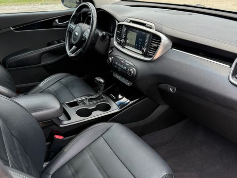 Used 2016 Kia Sorento SX image 11