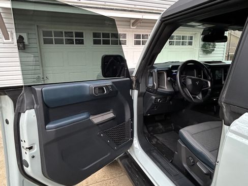 Used 2022 Ford Bronco Outer Banks w/ Sasquatch Package image 11