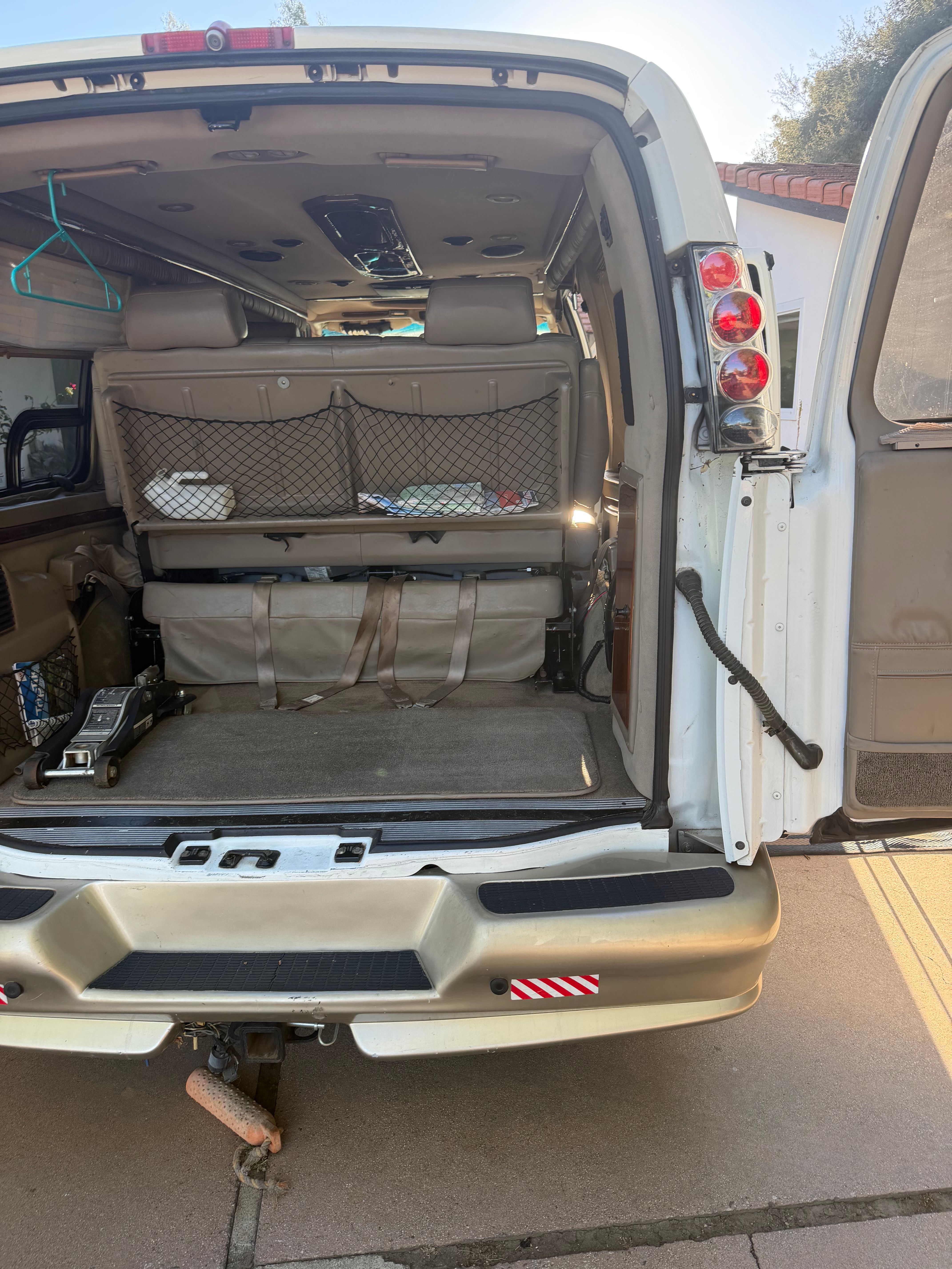 Used 2006 Chevrolet Express 2500 Extended w/ Preferred Equipment Group RWD image 5