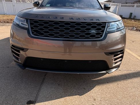 Used 2018 Land Rover Range Rover Velar R-Dynamic SE image 9